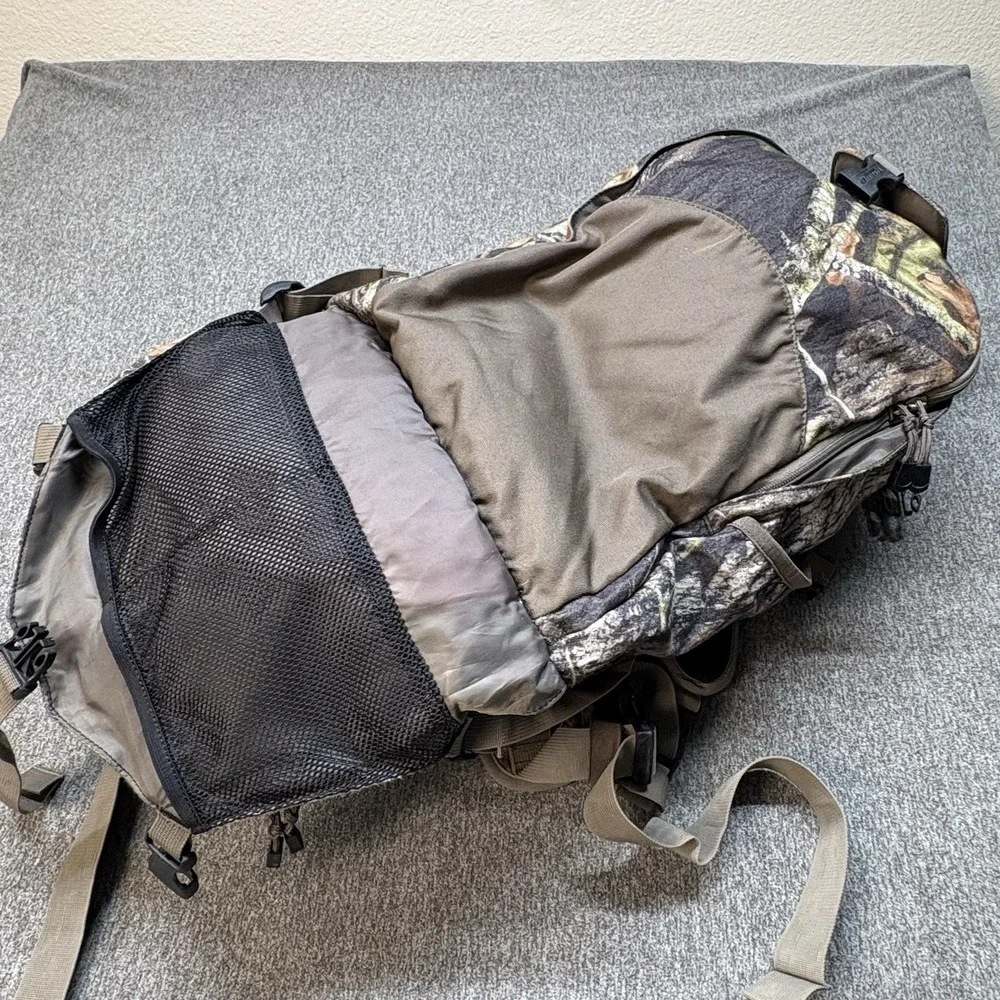 CamelBak The Commander Hunting Backpack Realtree Camo Large Hydration Pack 45L